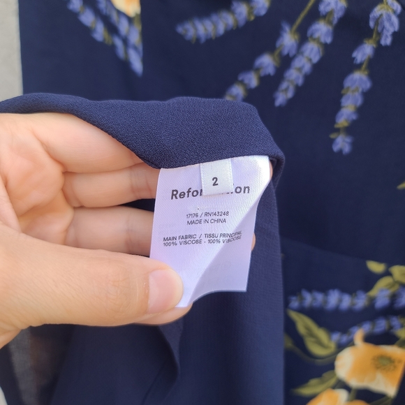 Reformation | Juliette Midi Slit Dress in Petit Jardin Floral Print Size 2 - Picture 13 of 13